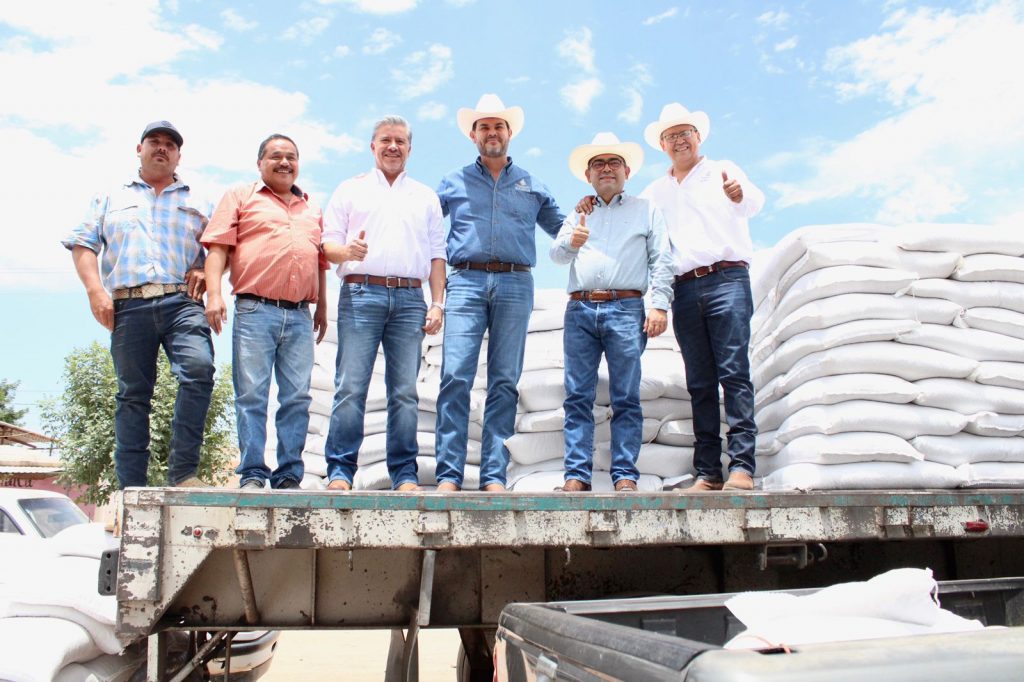 GOBIERNO DE ESTEBAN ENTREGA SEMILLA DE FRIJOL A PEQUEÑOS PRODUCTORES.